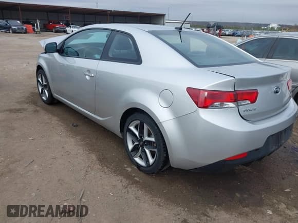 ✅ 2010 Kia Forte SX • VIN: KNAFW6A30A5262526 • Лот: 41104882. Опубликован ранее на IAAI с пробегом 43 443 миль. Бесплатный доступ к архиву аукционных продаж из США и подробный отчёт об истории автомобиля на DreamBid. Изображение 3.