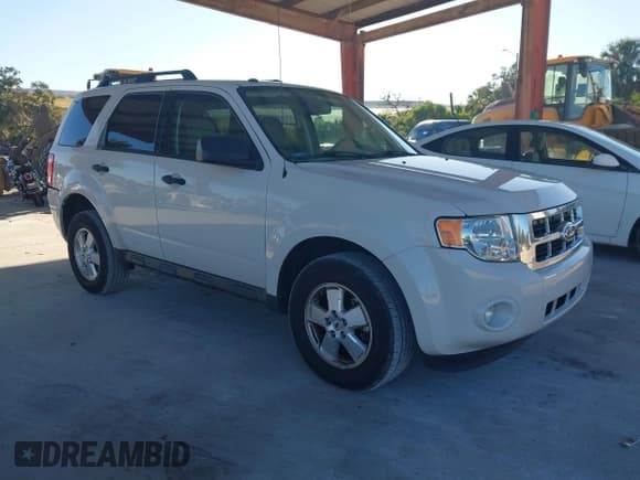 ✅ 2012 Ford Escape XLT • VIN: 1FMCU0D76CKC75871 • Лот: 43692149. Опубликован ранее на IAAI с пробегом 120 858 миль. Бесплатный доступ к архиву аукционных продаж из США и подробный отчёт об истории автомобиля на DreamBid. Изображение 1.
