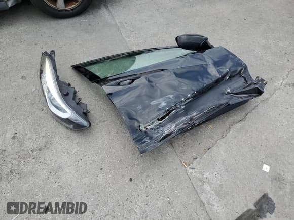 ✅ 2015 Hyundai Elantra Limited • VIN: KMHDH4AE7FU439561 • Lot: 65419735. Listed on Copart with 101,411 mi. Free auction sales archive from the USA and detailed vehicle history report at DreamBid. Image 12.