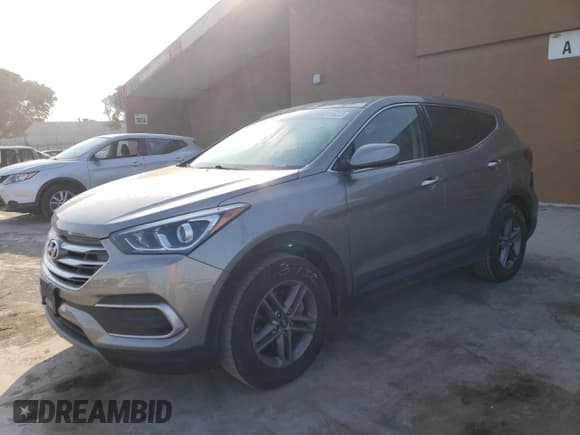 ✅ 2018 Hyundai Santa Fe 2.4L • VIN: 5NMZT3LB6JH095209 • Лот: 66211623. Опубликован ранее на Copart с пробегом 57 947 миль. Бесплатный доступ к архиву аукционных продаж из США и подробный отчёт об истории автомобиля на DreamBid. Изображение 1.