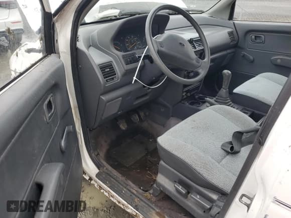 ✅ 1992 Mitsubishi Expo • VIN: JA3CV20D6NZ037021 • Lot: 49648375. Wystawiony na Copart z przebiegiem 111 212 mil. Bezpłatny archiwum sprzedaży aukcyjnych z USA i szczegółowy raport historii pojazdu na DreamBid. Zdjęcie 8.