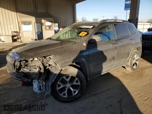 ✅ 2018 Jeep Cherokee Trailhawk • VIN: 1C4PJMBB7JD569147 • Lot: 87261694. Wystawiony na Copart z przebiegiem 151 061 mil. Bezpłatny archiwum sprzedaży aukcyjnych z USA i szczegółowy raport historii pojazdu na DreamBid. Zdjęcie 1.