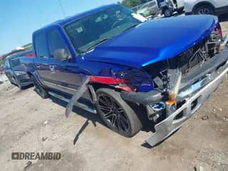 ✅ 2006 Chevrolet Silverado 1500 LS • VIN: 2GCEC13V061301326 • Lot: 42730768. Wystawiony na IAAI z przebiegiem 230 734 mil mil. Skorzystaj z bezpłatnego archiwum sprzedaży aukcyjnych z USA i zobacz szczegółowy raport historii pojazdu na DreamBid. Zdjęcie 1.