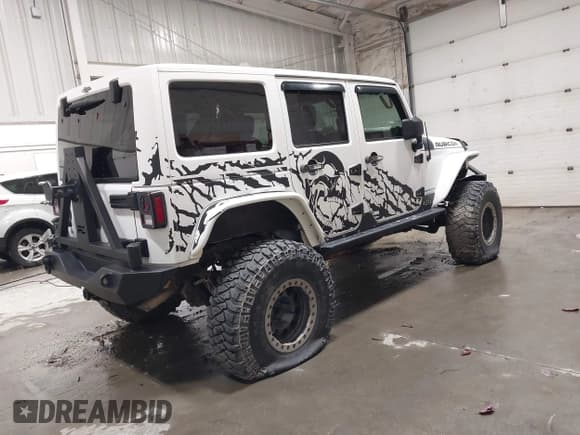 ✅ 2017 Jeep Wrangler Unlimited Rubicon Recon • VIN: 1C4BJWFG5HL512375 • Lot: 43458253. Wystawiony na IAAI z przebiegiem 94 648 mil. Bezpłatny archiwum sprzedaży aukcyjnych z USA i szczegółowy raport historii pojazdu na DreamBid. Zdjęcie 4.