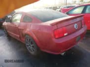 ✅ 2007 Ford Mustang GT Deluxe • VIN: 1ZVFT82H675264112 • Lot: 43619213. Wystawiony na IAAI z przebiegiem 154 656 mil. Bezpłatny archiwum sprzedaży aukcyjnych z USA i szczegółowy raport historii pojazdu na DreamBid. Zdjęcie 3.