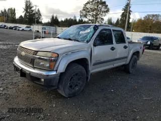✅ 2004 Chevrolet Colorado 1SF LS Z71 • VIN: 1GCDT136348137018 • Лот: 82590295. Опубликован ранее на Copart с пробегом 215 445 миль. Бесплатный доступ к архиву аукционных продаж из США и подробный отчёт об истории автомобиля на DreamBid. Изображение 1.