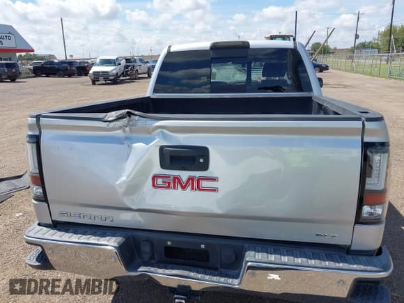 ✅ 2017 GMC Sierra 1500 SLT • VIN: 3GTP1NEC3HG474043 • Лот: 43057984. Опубликован ранее на IAAI с пробегом Не указан. Бесплатный доступ к архиву аукционных продаж из США и подробный отчёт об истории автомобиля на DreamBid. Изображение 17.