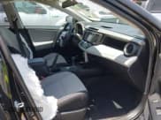 ✅ 2018 Toyota RAV4 XLE • VIN: 2T3WFREVXJW491725 • Lot: 42216365. Wystawiony na IAAI z przebiegiem 76 365 mil. Bezpłatny archiwum sprzedaży aukcyjnych z USA i szczegółowy raport historii pojazdu na DreamBid. Zdjęcie 5.