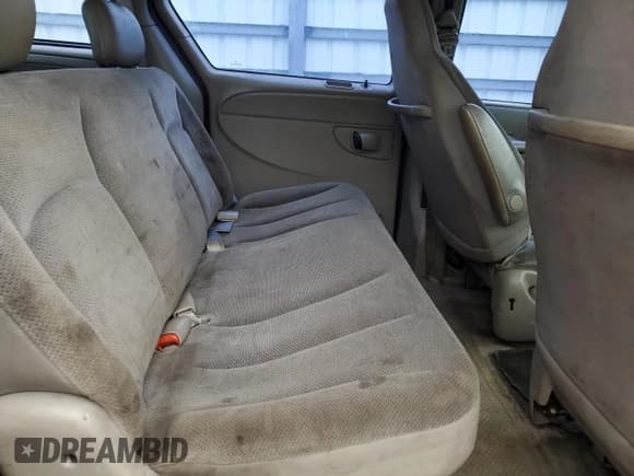 ✅ 2002 Chrysler Voyager • VIN: 1C4GJ25BX2B699050 • Lot: 65036755. Listed on Copart with 158,216 mi. Free auction sales archive from the USA and detailed vehicle history report at DreamBid. Image 11.