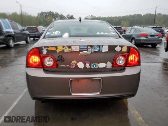 ✅ 2010 Chevrolet Malibu 1LS • VIN: 1G1ZB5EB0AF145796 • Lot: 85176065. Wystawiony na Copart z przebiegiem 145 894 mil. Bezpłatny archiwum sprzedaży aukcyjnych z USA i szczegółowy raport historii pojazdu na DreamBid. Zdjęcie 6.