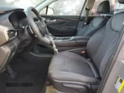 ✅ 2021 Hyundai Santa Fe SE • VIN: 5NMS14AJ5MH338424 • Lot: 49320503. Wystawiony na Copart z przebiegiem 21 930 mil. Bezpłatny archiwum sprzedaży aukcyjnych z USA i szczegółowy raport historii pojazdu na DreamBid. Zdjęcie 7.