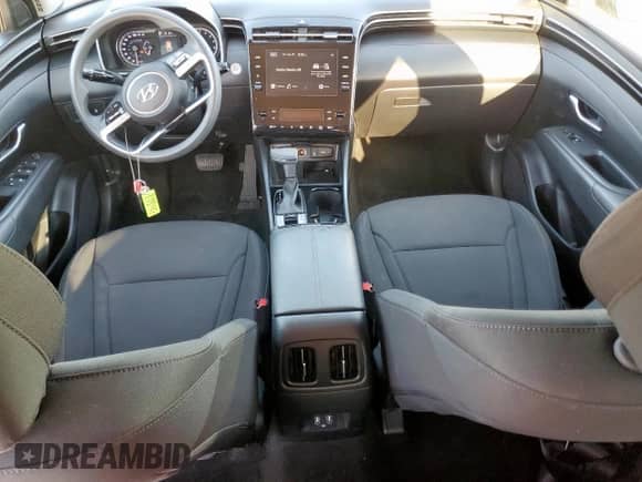 2024 Hyundai Tucson SEL z VIN 5NMJB3DE9RH310442, wystawiony jako Copart lot #62797265 z przebiegiem 16 018 mil mil oraz Szkoda całkowita • Salvage title. Historia ofert i sprzedaży dostępna na DreamBid. Obrazek 8.