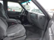 ✅ 2001 Chevrolet S-10 LS • VIN: 1GCDT19W51K140881 • Лот: 42114214. Опубликован ранее на IAAI с пробегом 347 913 миль. Бесплатный доступ к архиву аукционных продаж из США и подробный отчёт об истории автомобиля на DreamBid. Изображение 5.