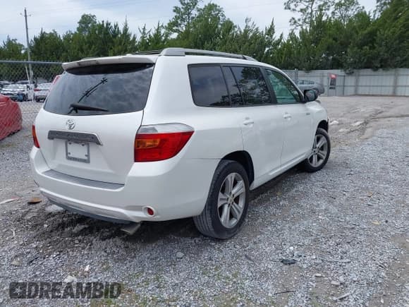 ✅ 2010 Toyota Highlander Sport • VIN: 5TDXK3EH4AS003555 • Lot: 42219422. Wystawiony na IAAI z przebiegiem 209 916 mil. Bezpłatny archiwum sprzedaży aukcyjnych z USA i szczegółowy raport historii pojazdu na DreamBid. Zdjęcie 4.