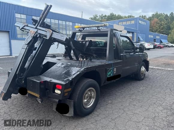 ✅ 2002 Ford F-350 • VIN: 1FDWF36F92EB97631 • Лот: 84070265. Опубликован ранее на Copart с пробегом 90 626 миль. Бесплатный доступ к архиву аукционных продаж из США и подробный отчёт об истории автомобиля на DreamBid. Изображение 4.