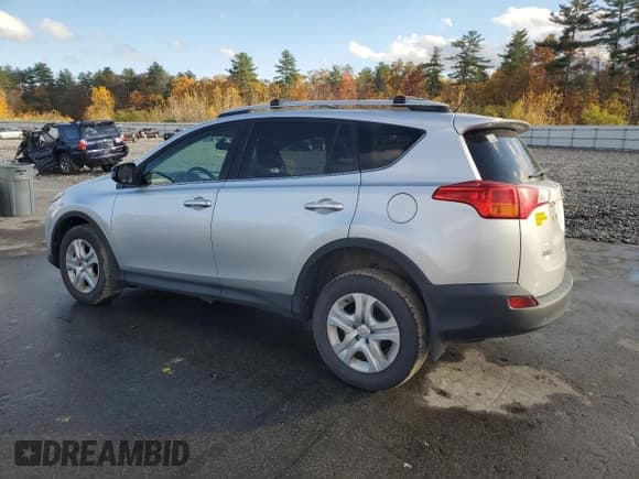 ✅ 2015 Toyota RAV4 LE • VIN: JTMBFREV5FD144385 • Лот: 82596505. Опубликован ранее на Copart с пробегом 113 821 миль. Бесплатный доступ к архиву аукционных продаж из США и подробный отчёт об истории автомобиля на DreamBid. Изображение 2.