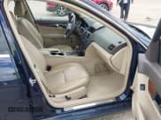 ✅ 2011 Mercedes-Benz C 300 Sport • VIN: WDDGF8BB2BR134569 • Лот: 42924310. Опубликован ранее на IAAI с пробегом 165 450 миль. Бесплатный доступ к архиву аукционных продаж из США и подробный отчёт об истории автомобиля на DreamBid. Изображение 5.