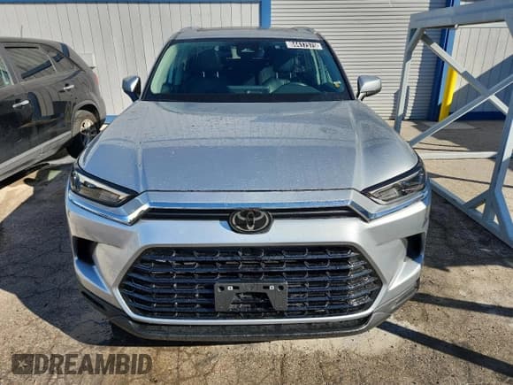 ✅ 2025 Toyota Highlander XLE • VIN: 5TDAAAB52SS093667 • Лот: 84417575. Опубликован ранее на Copart с пробегом 4 789 миль. Бесплатный доступ к архиву аукционных продаж из США и подробный отчёт об истории автомобиля на DreamBid. Изображение 5.