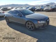 ✅ 2011 Audi A5 Premium Plus • VIN: WAULFAFR0BA075993 • Lot: 89711895. Wystawiony na Copart z przebiegiem Nie podano. Bezpłatny archiwum sprzedaży aukcyjnych z USA i szczegółowy raport historii pojazdu na DreamBid. Zdjęcie 4.