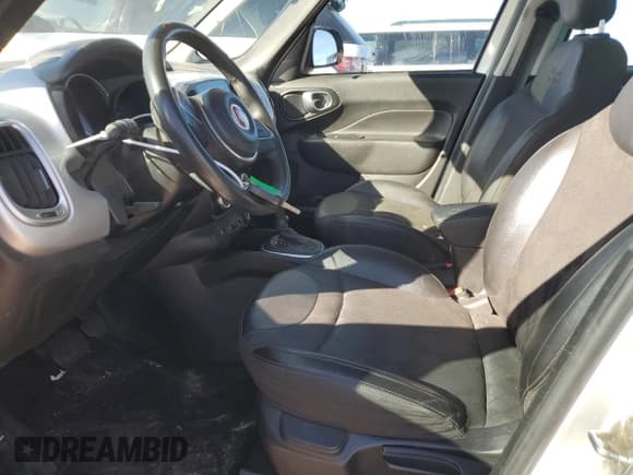 ✅ 2019 FIAT 500L Pop • VIN: ZFBNFAAHXKZ042353 • Lot: 77171484. Listed on Copart with 78,373 mi. Free auction sales archive from the USA and detailed vehicle history report at DreamBid. Image 7.