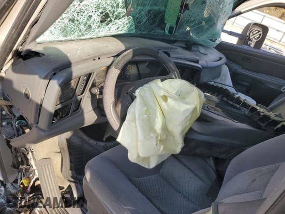 ✅ 2005 Chevrolet Silverado 2500HD LS • VIN: 1GCHK23215F832375 • Lot: 90425345. Wystawiony na Copart z przebiegiem Nie podano. Bezpłatny archiwum sprzedaży aukcyjnych z USA i szczegółowy raport historii pojazdu na DreamBid. Zdjęcie 8.