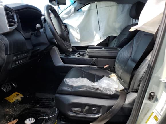 ✅ 2022 Toyota Tundra SR5 • VIN: 5TFLA5EC9NX010020 • Лот: 61481635. Опубликован ранее на Copart с пробегом 59 162 миль. Бесплатный доступ к архиву аукционных продаж из США и подробный отчёт об истории автомобиля на DreamBid. Изображение 7.