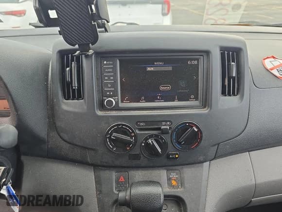 ✅ 2021 Nissan NV200 SV • VIN: 3N6CM0KN7MK697009 • Lot: 43865279. Wystawiony na IAAI z przebiegiem 81 355 mil. Bezpłatny archiwum sprzedaży aukcyjnych z USA i szczegółowy raport historii pojazdu na DreamBid. Zdjęcie 23.