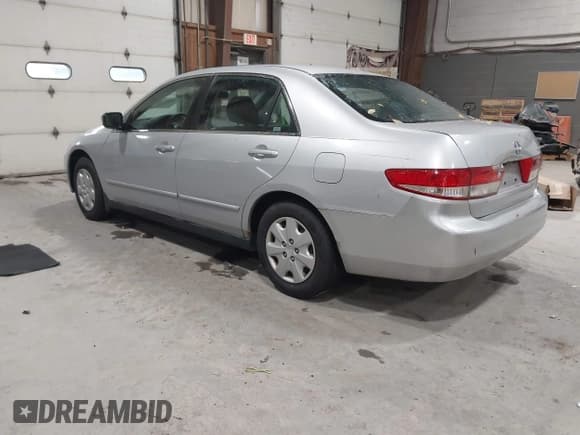 ✅ 2003 Honda Accord LX • VIN: 1HGCM56393A017945 • Lot: 43589416. Wystawiony na IAAI z przebiegiem 113 557 mil. Bezpłatny archiwum sprzedaży aukcyjnych z USA i szczegółowy raport historii pojazdu na DreamBid. Zdjęcie 3.