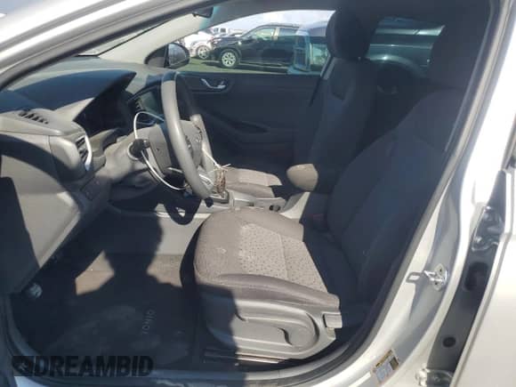 2018 Hyundai Ioniq Blue с VIN KMHC65LC3JU098011, выставлен на аукционе Copart как лот 70385715 с пробегом 150 864 миль миль и Списание • Salvage title. История ставок и продаж доступна на DreamBid. Изображение 7.