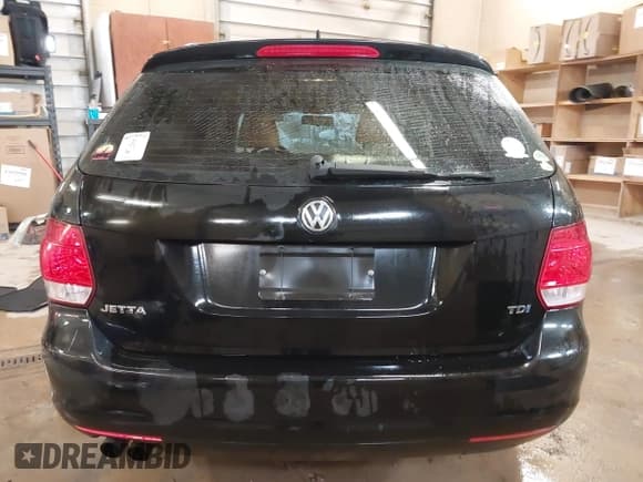 ✅ 2012 Volkswagen Jetta TDI • VIN: 3VWPL7AJ6CM681348 • Lot: 43821126. Listed on IAAI with 155,642 mi. Free auction sales archive from the USA and detailed vehicle history report at DreamBid. Image 17.