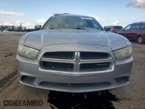 ✅ 2011 Dodge Charger Rallye • VIN: 2B3CL3CG1BH519976 • Lot: 80280735. Wystawiony na Copart z przebiegiem 167 283 mil. Bezpłatny archiwum sprzedaży aukcyjnych z USA i szczegółowy raport historii pojazdu na DreamBid. Zdjęcie 5.