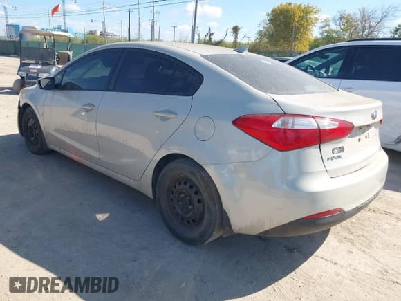 ✅ 2015 Kia Forte LX • VIN: KNAFK4A60F5275729 • Lot: 43709990. Wystawiony na IAAI z przebiegiem 147 640 mil. Bezpłatny archiwum sprzedaży aukcyjnych z USA i szczegółowy raport historii pojazdu na DreamBid. Zdjęcie 3.