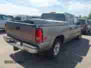 2006 Chevrolet Silverado 1500 LT1 z VIN 2GCEK13Z961269076, wystawiony jako IAAI lot #42697230 z przebiegiem 283 980 mil mil oraz . Historia ofert i sprzedaży dostępna na DreamBid. Obrazek 4.