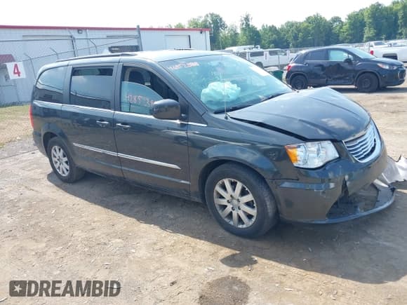 ✅ 2011 Chrysler Town & Country Touring L • VIN: 2A4RR8DG8BR617815 • Lot: 42852388. Listed on IAAI with 116,509 mi. Free auction sales archive from the USA and detailed vehicle history report at DreamBid. Image 1.