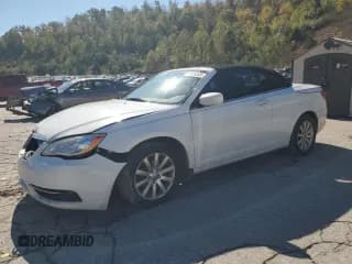✅ 2013 Chrysler 200 Touring • VIN: 1C3BCBEB3DN560100 • Lot: 87376905. Wystawiony na Copart z przebiegiem 198 945 mil. Bezpłatny archiwum sprzedaży aukcyjnych z USA i szczegółowy raport historii pojazdu na DreamBid. Zdjęcie 1.