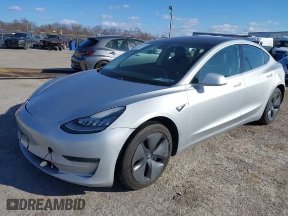 ✅ 2018 Tesla Model 3 Long Range Battery • VIN: 5YJ3E1EB9JF065057 • Lot: 41863903. Listed on IAAI with 54,584 mi. Free auction sales archive from the USA and detailed vehicle history report at DreamBid. Image 19.