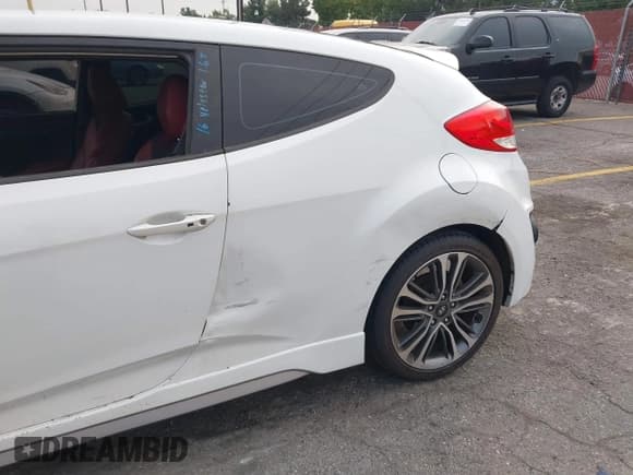 ✅ 2016 Hyundai Veloster Turbo • VIN: KMHTC6AE5GU289375 • Lot: 43699411. Wystawiony na IAAI z przebiegiem 114 395 mil. Bezpłatny archiwum sprzedaży aukcyjnych z USA i szczegółowy raport historii pojazdu na DreamBid. Zdjęcie 6.