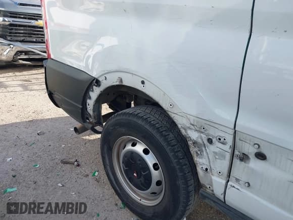 ✅ 2020 Ford Transit Cargo • VIN: 1FTBR1C84LKA16331 • Lot: 43753646. Listed on IAAI with 108,111 mi. Free auction sales archive from the USA and detailed vehicle history report at DreamBid. Image 6.