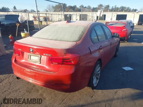 ✅ 2017 BMW 3 Series 320i xDrive • VIN: WBA8E5G57HNU22281 • Lot: 41123452. Wystawiony na IAAI z przebiegiem 85 081 mil. Bezpłatny archiwum sprzedaży aukcyjnych z USA i szczegółowy raport historii pojazdu na DreamBid. Zdjęcie 4.