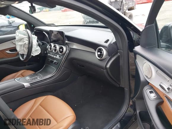 ✅ 2023 Mercedes-Benz GLC 300 • VIN: W1N0J8EB8PG149045 • Lot: 42460561. Wystawiony na IAAI z przebiegiem 36 200 mil. Bezpłatny archiwum sprzedaży aukcyjnych z USA i szczegółowy raport historii pojazdu na DreamBid. Zdjęcie 5.