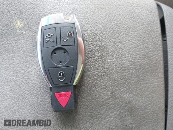 ✅ 2011 Mercedes-Benz E 350 • VIN: WDDKK5GF3BF062928 • Lot: 42410227. Listed on IAAI with 130,619 mi. Free auction sales archive from the USA and detailed vehicle history report at DreamBid. Image 11.