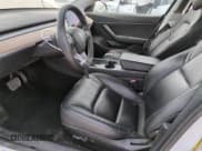 ✅ 2020 Tesla Model 3 Standard Range Plus • VIN: 5YJ3E1EA3LF800710 • Lot: 54778095. Wystawiony na Copart z przebiegiem 94 080 mil. Bezpłatny archiwum sprzedaży aukcyjnych z USA i szczegółowy raport historii pojazdu na DreamBid. Zdjęcie 7.