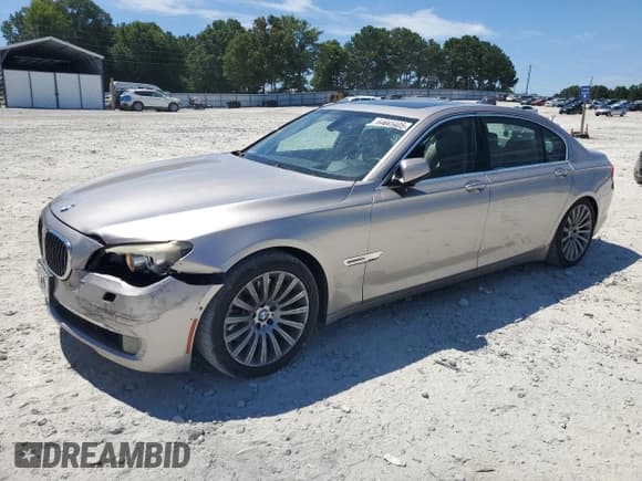 ✅ 2010 BMW 7 Series 750Li • VIN: WBAKB8C58ACY62873 • Лот: 64665405. Опубликован ранее на Copart с пробегом 121 851 миль. Бесплатный доступ к архиву аукционных продаж из США и подробный отчёт об истории автомобиля на DreamBid. Изображение 1.