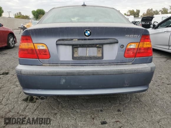 ✅ 2005 BMW 3 Series 325i • VIN: WBAAZ33495KP92975 • Lot: 70539935. Listed on Copart with 170,704 mi. Free auction sales archive from the USA and detailed vehicle history report at DreamBid. Image 6.