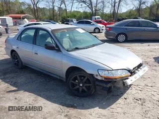 ✅ 2002 Honda Accord VP • VIN: 1HGCF86692A086347 • Lot: 41938057. Wystawiony na IAAI z przebiegiem 173 557 mil. Bezpłatny archiwum sprzedaży aukcyjnych z USA i szczegółowy raport historii pojazdu na DreamBid. Zdjęcie 1.