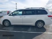 ✅ 2016 Toyota Sienna XLE • VIN: 5TDYK3DC3GS699067 • Lot: 43728442. Wystawiony na IAAI z przebiegiem 139 290 mil. Bezpłatny archiwum sprzedaży aukcyjnych z USA i szczegółowy raport historii pojazdu na DreamBid. Zdjęcie 15.