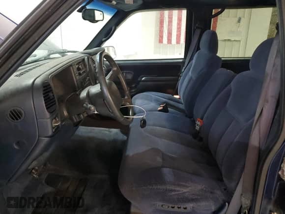 1998 Chevrolet Suburban с VIN 1GNEC16R5WJ361307, выставлен на аукционе Copart как лот 85717335 с пробегом 29 147 миль миль и Списание • Salvage title. История ставок и продаж доступна на DreamBid. Изображение 7.