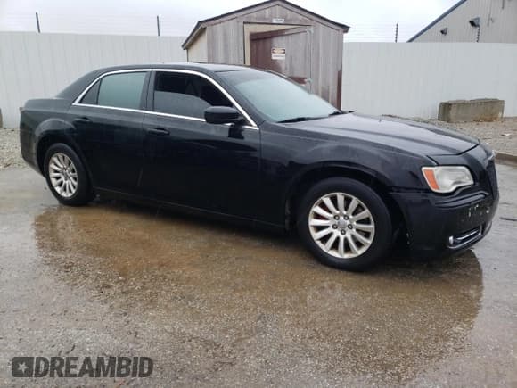✅ 2012 Chrysler 300 • VIN: 2C3CCAAG8CH114239 • Lot: 90454965. Listed on Copart with 165,818 mi. Free auction sales archive from the USA and detailed vehicle history report at DreamBid. Image 4.