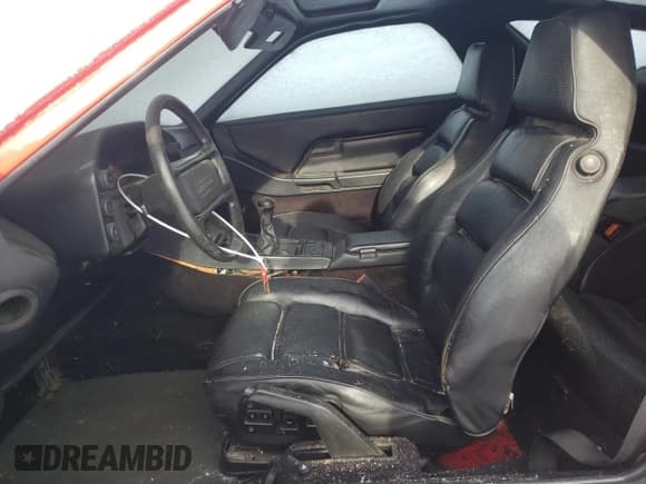 ✅ 1983 Porsche 928 • VIN: WP0JB0929DS860721 • Lot: 85290544. Listed on Copart with 143,702 mi. Free auction sales archive from the USA and detailed vehicle history report at DreamBid. Image 7.