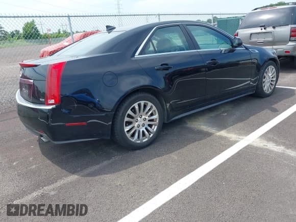 ✅ 2010 Cadillac CTS Premium • VIN: 1G6DS5EV8A0109596 • Lot: 42566426. Wystawiony na IAAI z przebiegiem 175 695 mil. Bezpłatny archiwum sprzedaży aukcyjnych z USA i szczegółowy raport historii pojazdu na DreamBid. Zdjęcie 4.